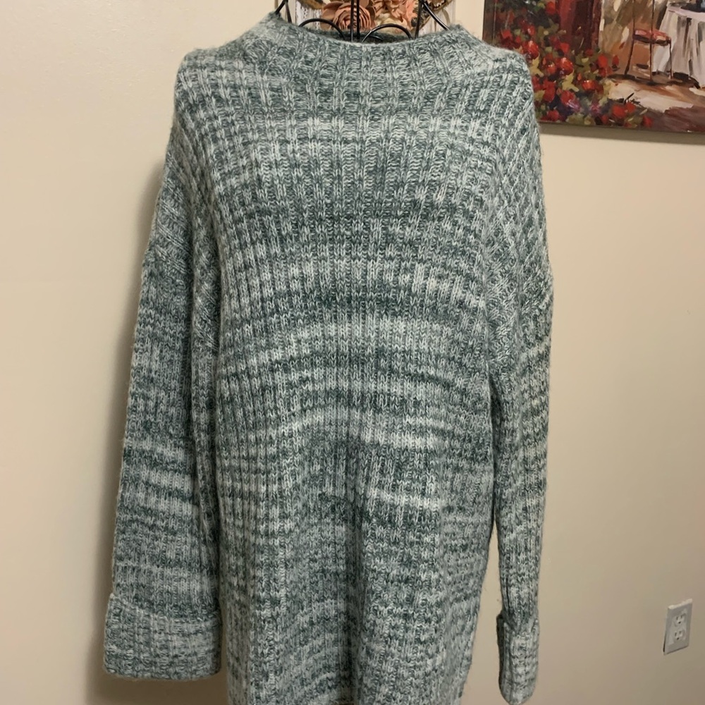 Old Navy Textured Gray Turtleneck Sweater